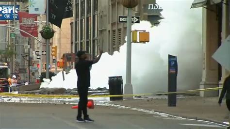 Steam Pipe Explosion In Manhattans Flatiron District Abc7 New York