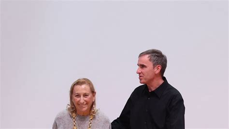 Prada: Wie das Luxuslabel unter Miuccia Prada aufblühte