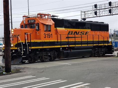 BNSF 3191 (GP50) in Seattle today : r/trains