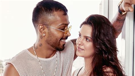 Hardik Pandya And Wife Backgrounds Hd Wallpaper Pxfuel