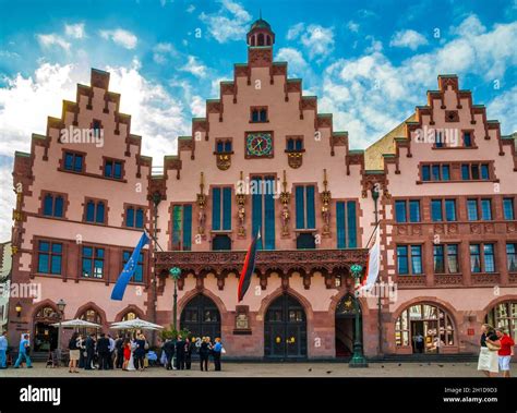 Gran Vista De La Famosa Fachada Oriental Del Römer Un Edificio