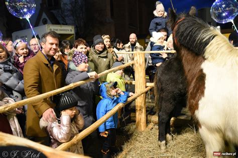 Żywa szopka i wspólne kolędowanie na raciborskim Rynku