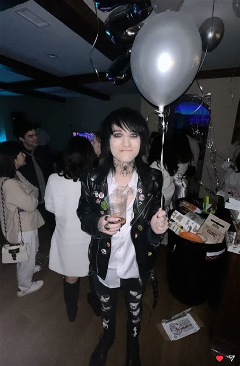 Pin By Madi Rose On Jake And Johnnie Johnnie Guilbert Cute Emo Guys Hot Emo Guy