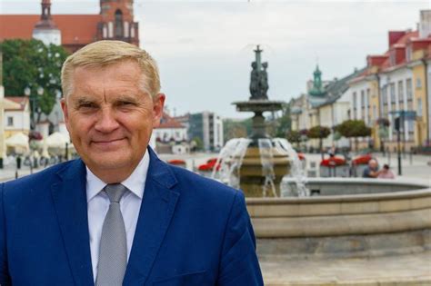 Wybory samorządowe 2024 Tadeusz Truskolaski zwycięża w Białymstoku