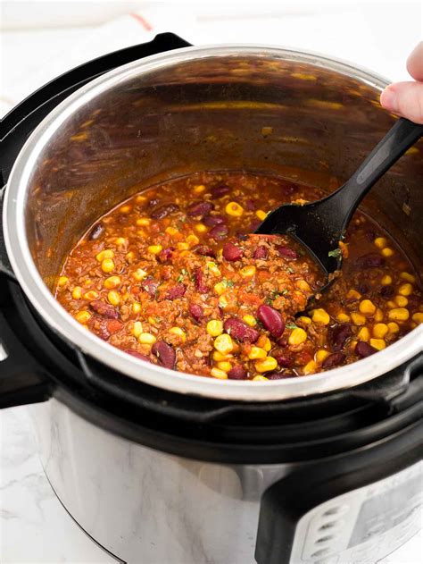 Easy Instant Pot Chili Recipe (Pressure Cooker Chili)