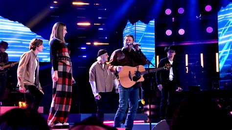 Watch The Voice Highlight Blake Shelton And Team Perform Southern Nights Nbc S The Voice