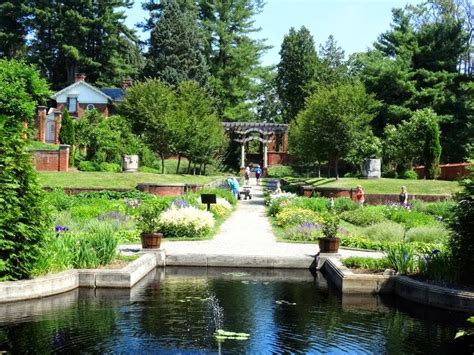 Gypsies At Heart: Vanderbilt Mansion Gardens