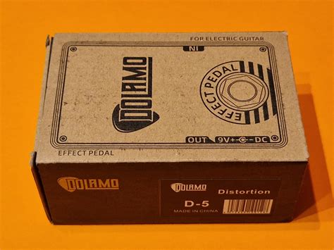 Dolamo D-5 Distortion - Effects Pedals