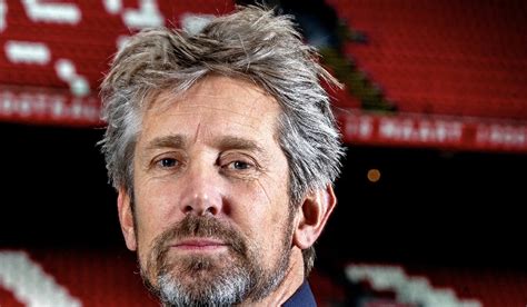 Edwin Van Der Sar Sufre Hemorragia Cerebral Ajax Revela Su Estado De