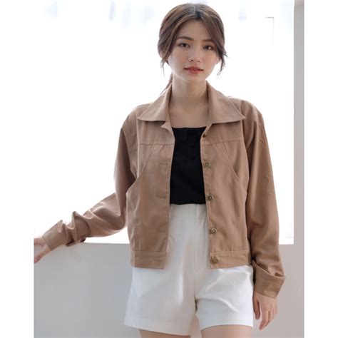 TOP các cách phối đồ với áo khoác kaki nữ hot trend Natoli