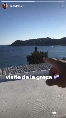 Photos Iris Mittenaere Et Kev Adams Profitent De Leurs Vacances En