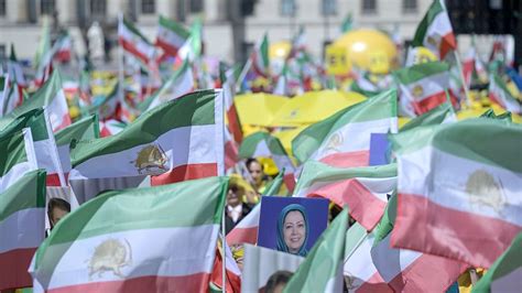 Proteste Tausende Exil Iraner Demonstrieren In Berlin General Anzeiger