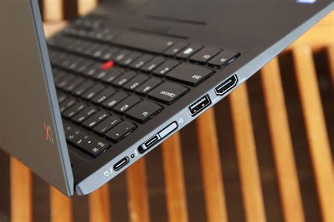 5 Kelebihan Lenovo Thinkpad X1 Carbon Dari Macbook Pro 13