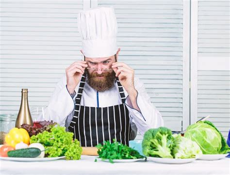 Come Pronto Cozinheiro Chefe Farpado Do Homem Que Prepara Se