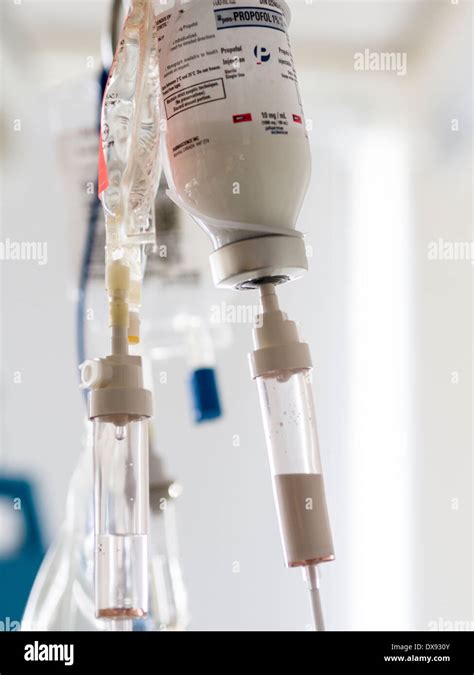 Intravenous drip hi-res stock photography and images - Alamy