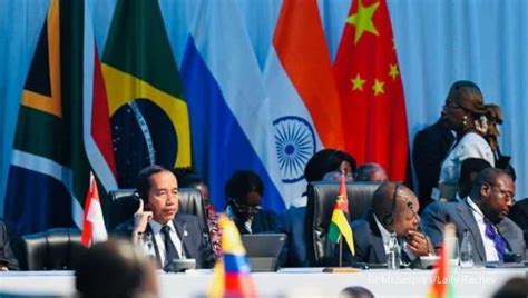 Jokowi Indonesia Masih Mempertimbangkan Jadi Anggota Brics