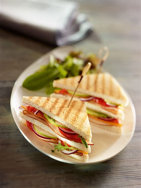 Club Sandwich Au Poulet Tomates Et Fromage Frais Recette Filet