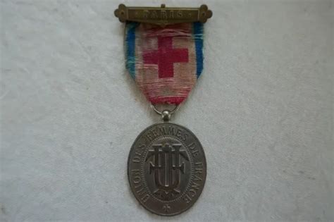 MÉDAILLE CROIX ROUGE UFF union des femmes de France matriculée barrette