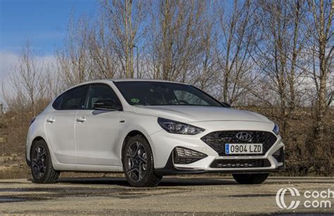 Hyundai i30 Fastback 1 0 TGDI 120 CV Prueba Opinión