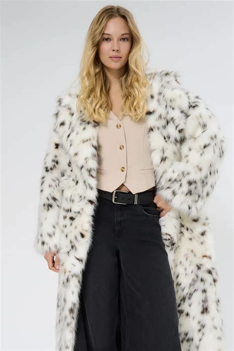 Женская одежда - купить в Москве, цены и доставка в интернет-магазине ...