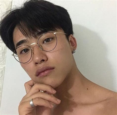 Ulzzang Korean Boy Cute Guys With Glasses Cute Asian Guys Cute