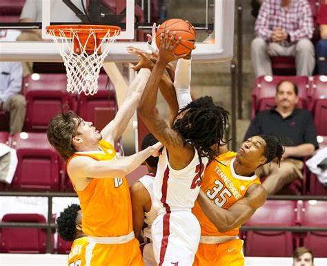 Tennessee basketball: Two Vols make Coaches' First Team All-SEC