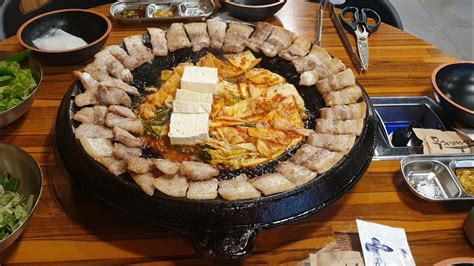 무쇠김치삼겹 창원 상남동 맛집 솥뚜껑삼겹살 Youtube