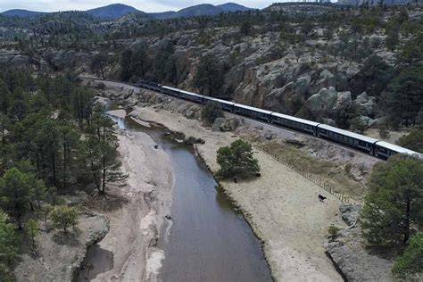 Sinaloa Presenta La Ruta De El Chepe Nico Tren De Pasajeros De Todo