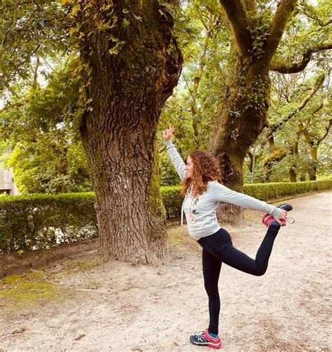 El Poder Transformador del Yoga en la Salud Camins Teràpies