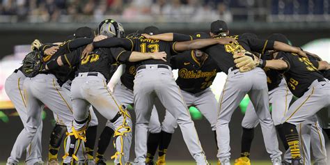 MLB executives weigh in on Pirates' hot start