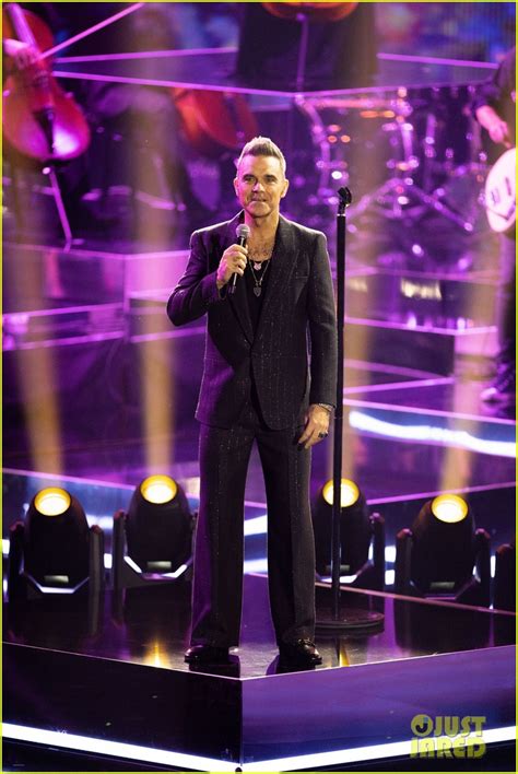 Robbie Williams Defends His Decision To Perform In Qatar For The World