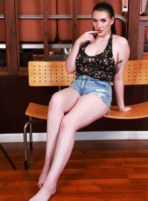 Em Indica Porn Pics BabeSource