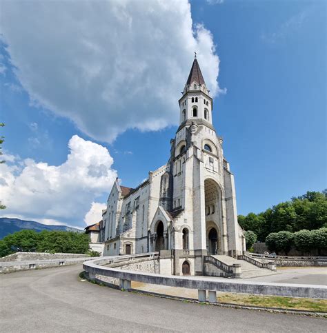 Basilique de la Visitation • A Spiritual Beacon in Annecy • FranceRent