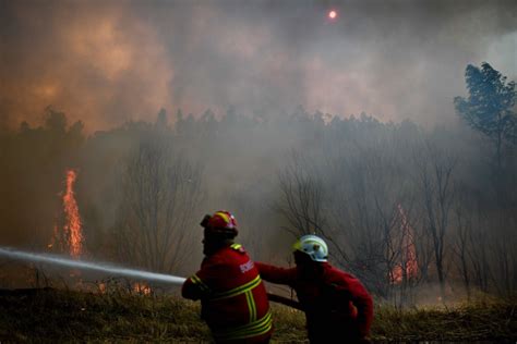 Catastrophe Feux De Forêt Le Portugal En Alerte Avant Un Week End à