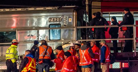 3 Killed As 2 Lirr Trains Crash Into Car In Westbury The New York