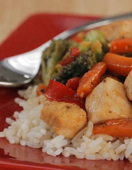Chicken and Basil Stir-Fry | Sanderson Farms