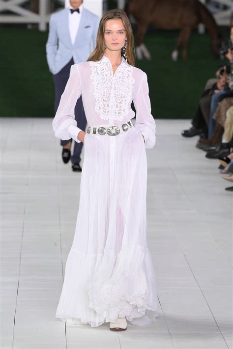 Fashion critics slam sullivan rue for recent runway choice 24