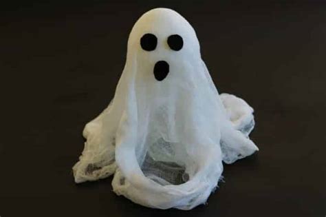 Cheesecloth Ghosts Halloween DIY Tutorial | Scrappy Geek