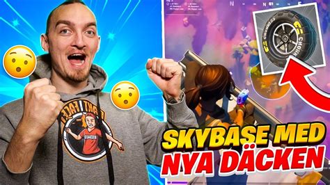 Bygger Skybase Med D Cken I Fortnite Youtube