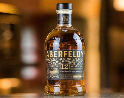 Dewars Double Double 32 Year Old Whisky Dewars Aberfeldy Distillery