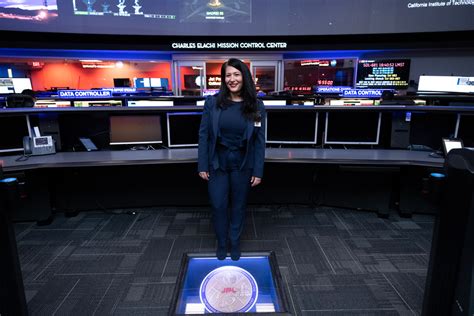 Us Poet Laureate Ada Limón Visits Mission Control At Nasas Jpl