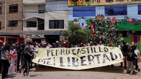 La Justicia peruana decreta prisión para Castillo que reitera la