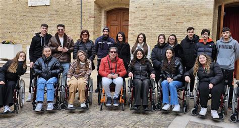 Sentinelle di civiltà torna Carrozzine determinate a Città Sant Angelo