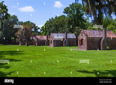 Mount Pleasant Usa July Old Slave Huts In An Old South