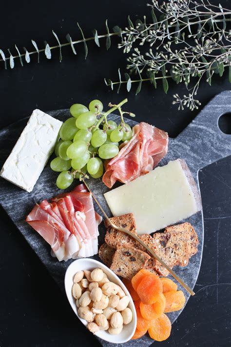 How To Build The Ultimate Cheese Board The Everygirl