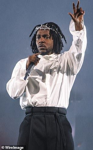 Billie Eilish Kendrick Lamar And Red Hot Chili Peppers To Headline Chicago S Lollapalooza