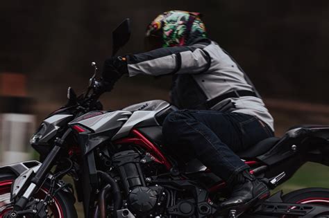 Kawasaki Z Mid Naked Vergleichstest