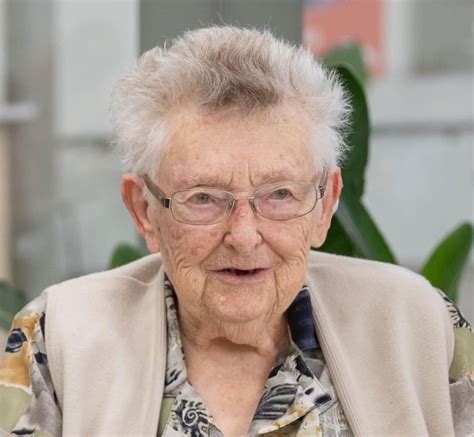 Condoleren Agnes Vandecaveye