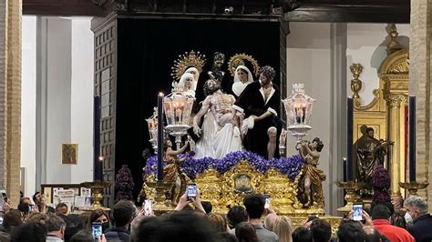 Video Lunes Santo En Sevilla En Directo La Lluvia Rompe El Lunes