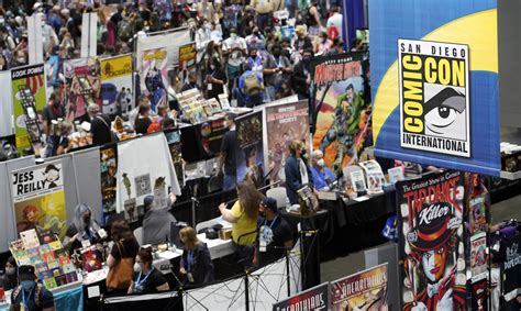 Comic-Con returns in full force with costumes, crowds – WABE